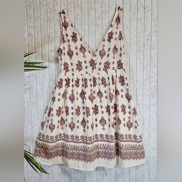 Beyond the Radar Boho Mini Dress Tassel Tie Back Cream Burgundy Small - Picture 6 of 6